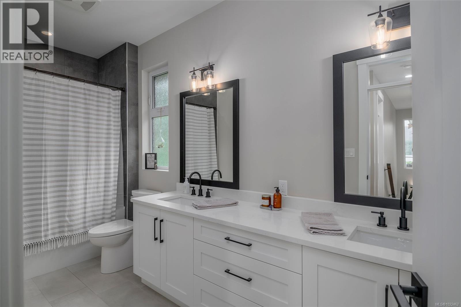 10407 Marina Vista Dr, Port Alberni