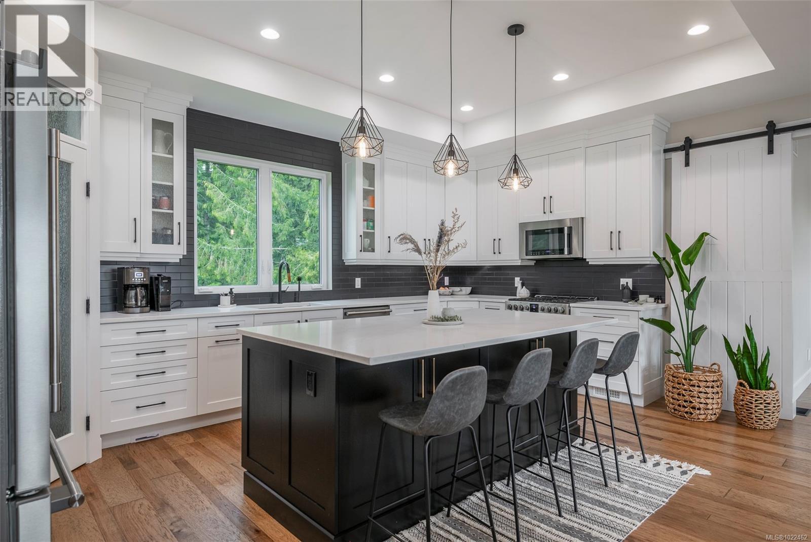 10407 Marina Vista Dr, Port Alberni