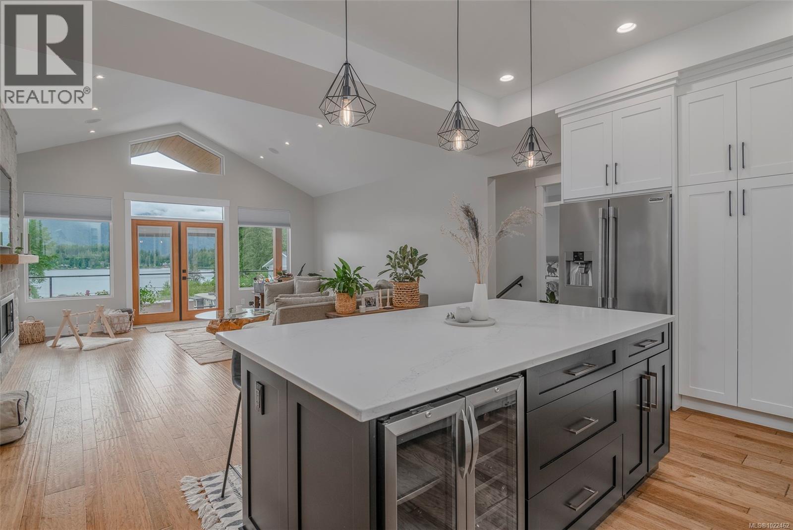 10407 Marina Vista Dr, Port Alberni