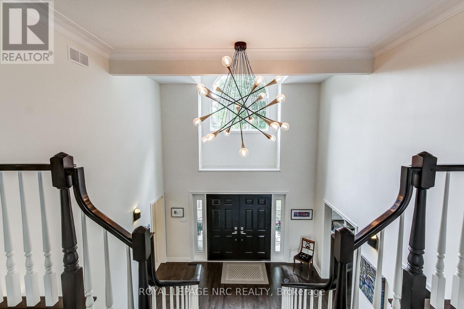 645 CLARENCE STREET - 15