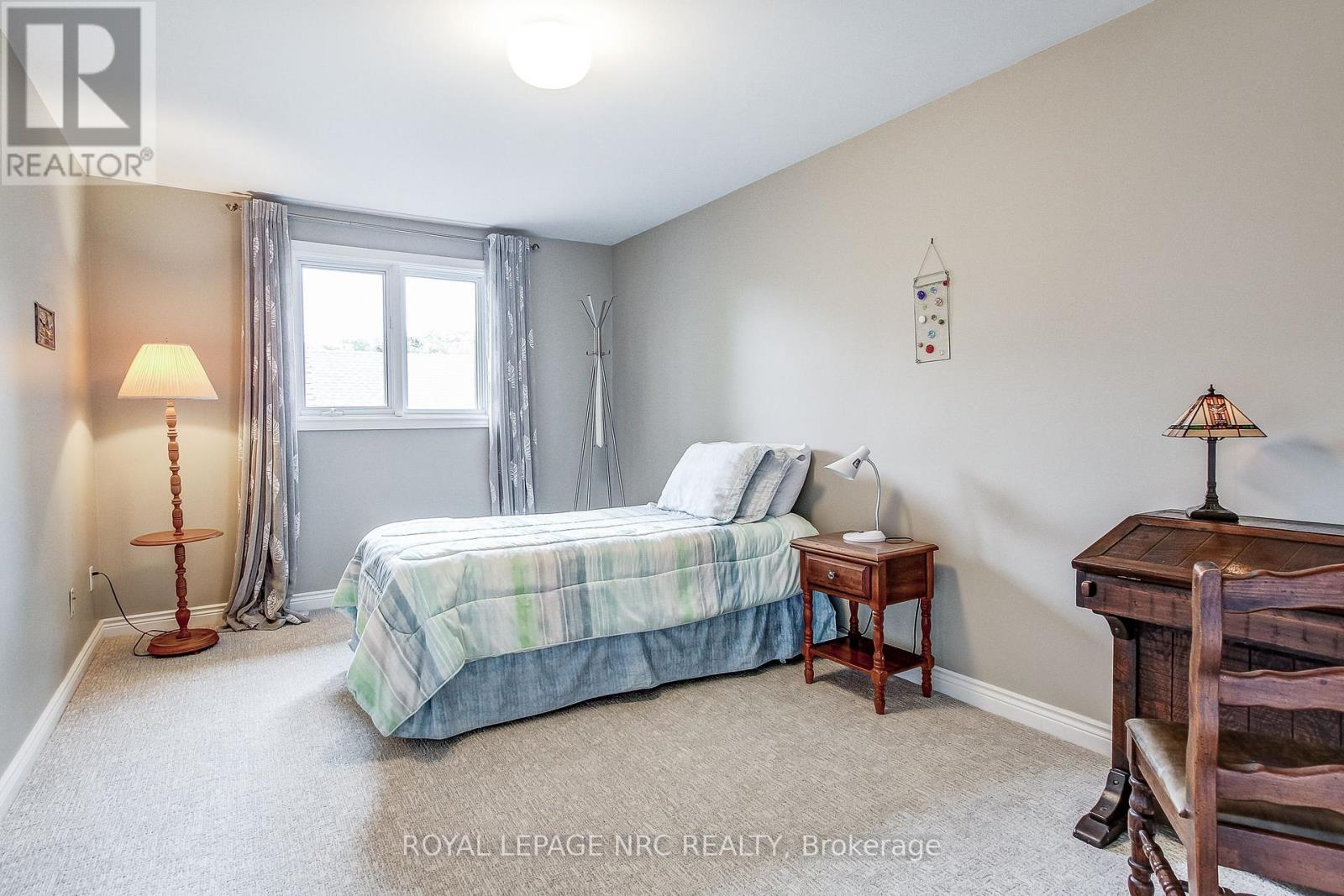 645 CLARENCE STREET - 19