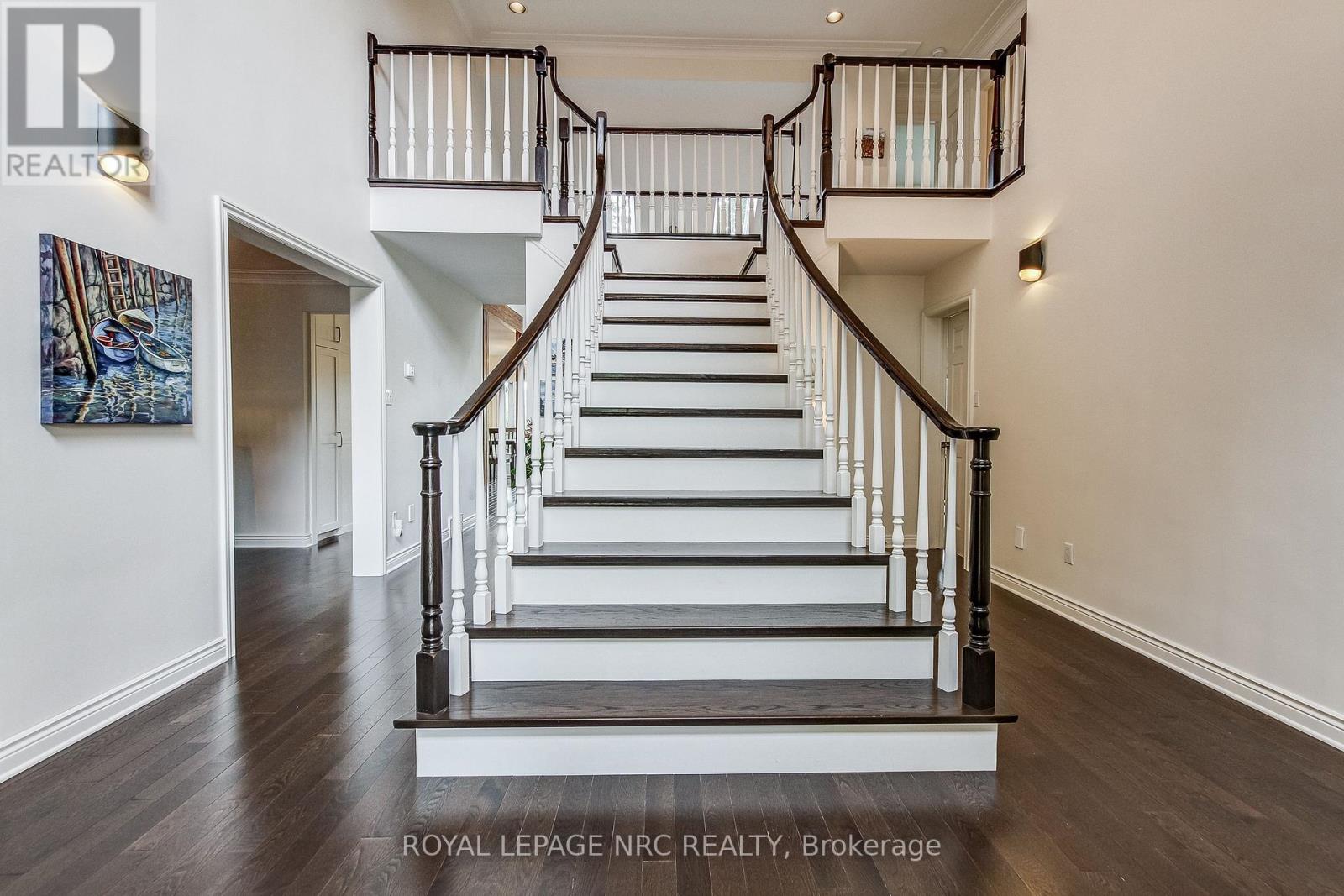 645 CLARENCE STREET - 3