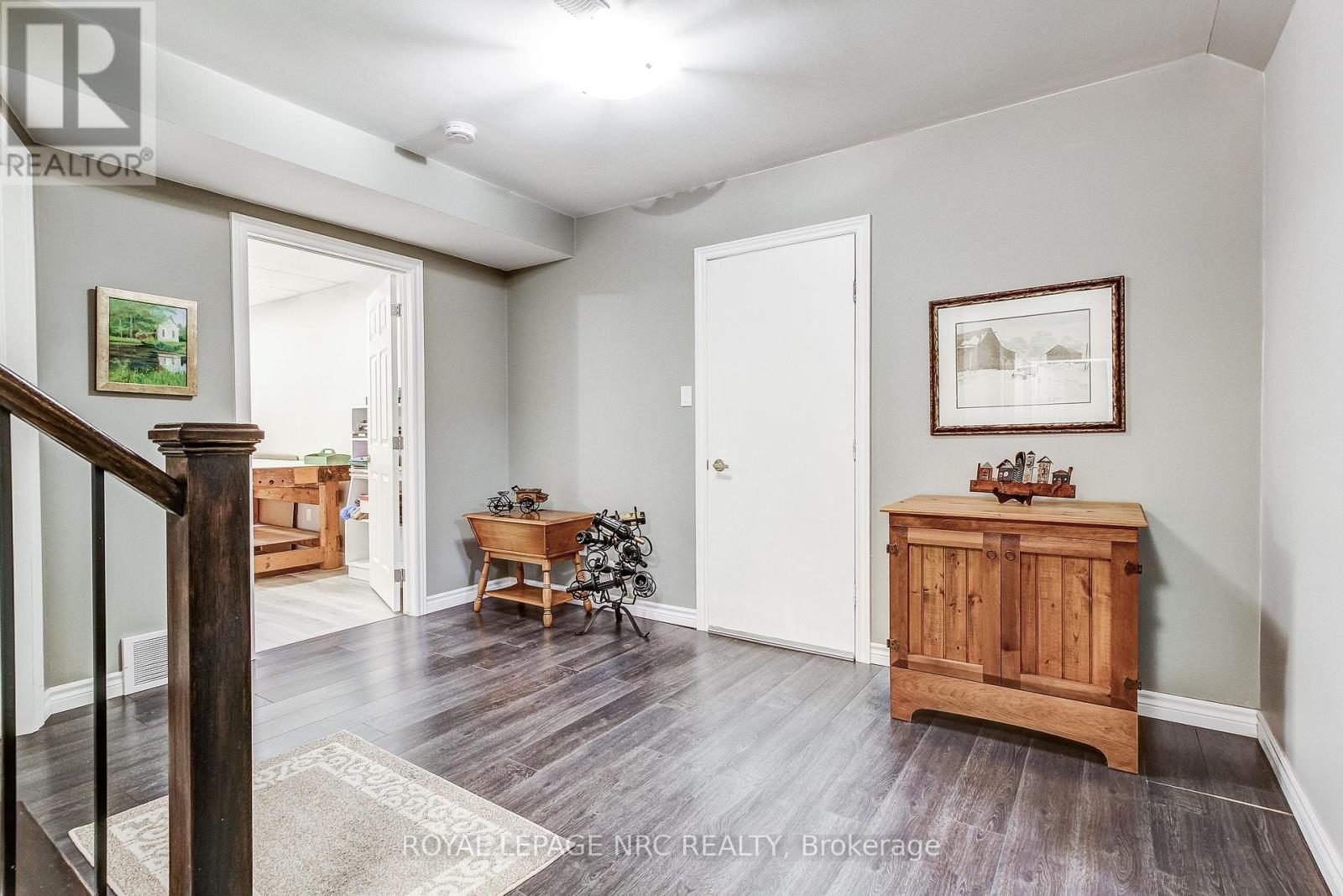 645 CLARENCE STREET - 30