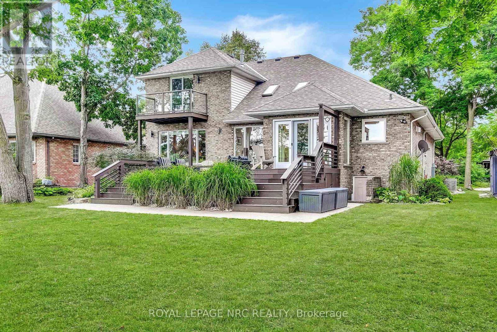 645 CLARENCE STREET - 35