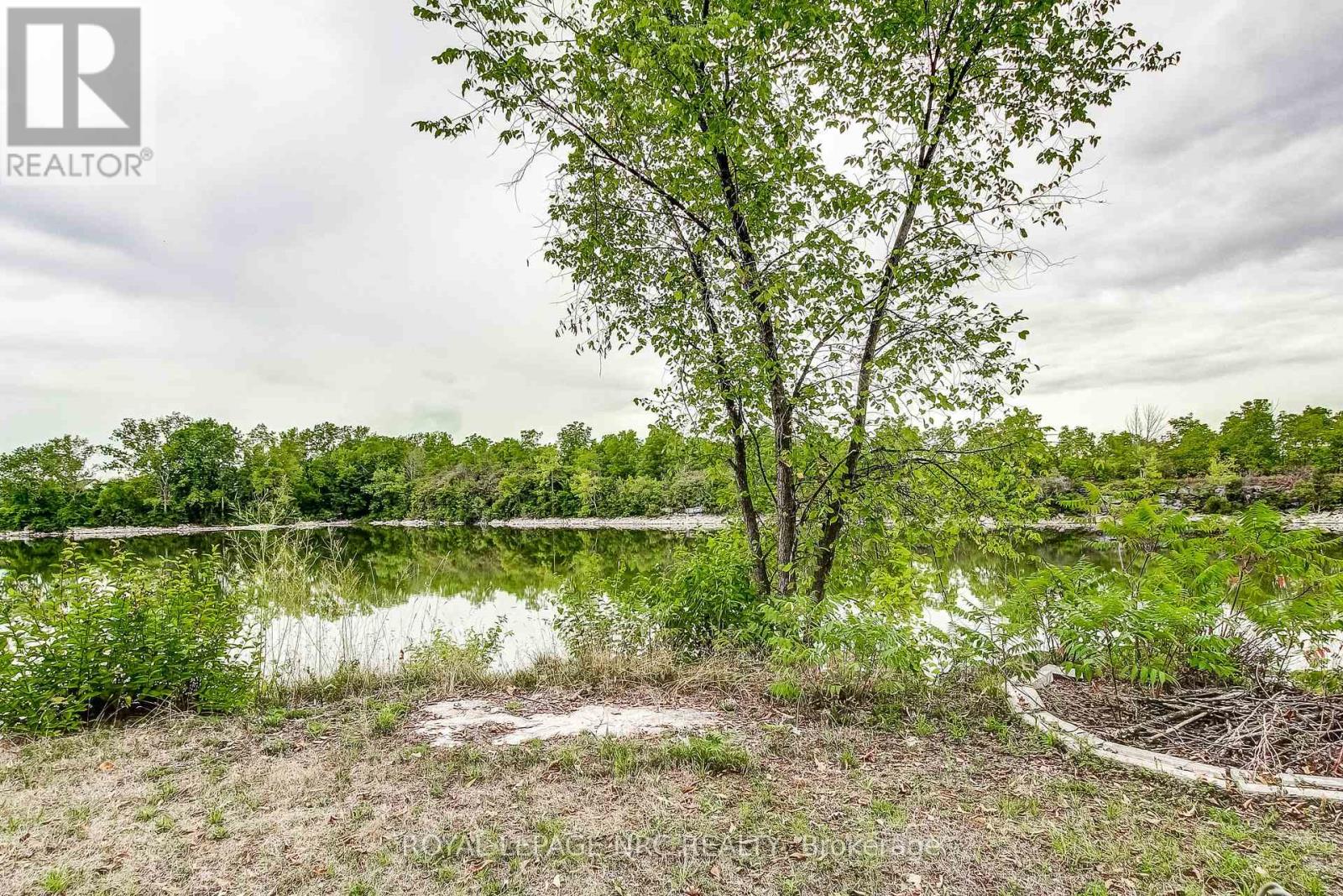 645 CLARENCE STREET - 36