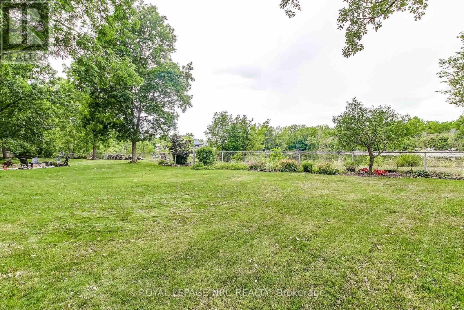 645 CLARENCE STREET - 38