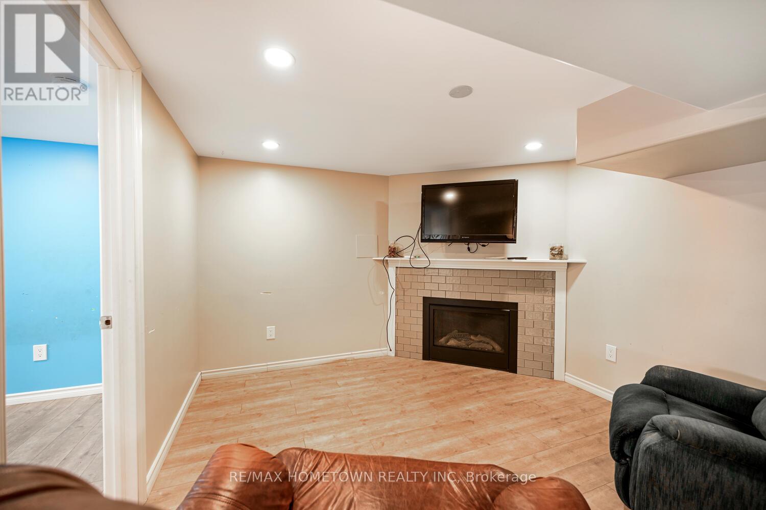 1229 HALLECKS ROAD S - 28