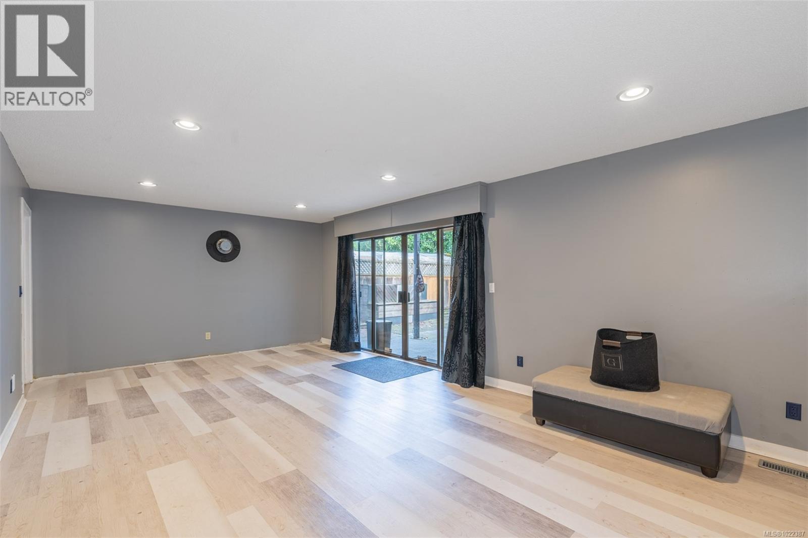 2275 Millstream Rd, Langford