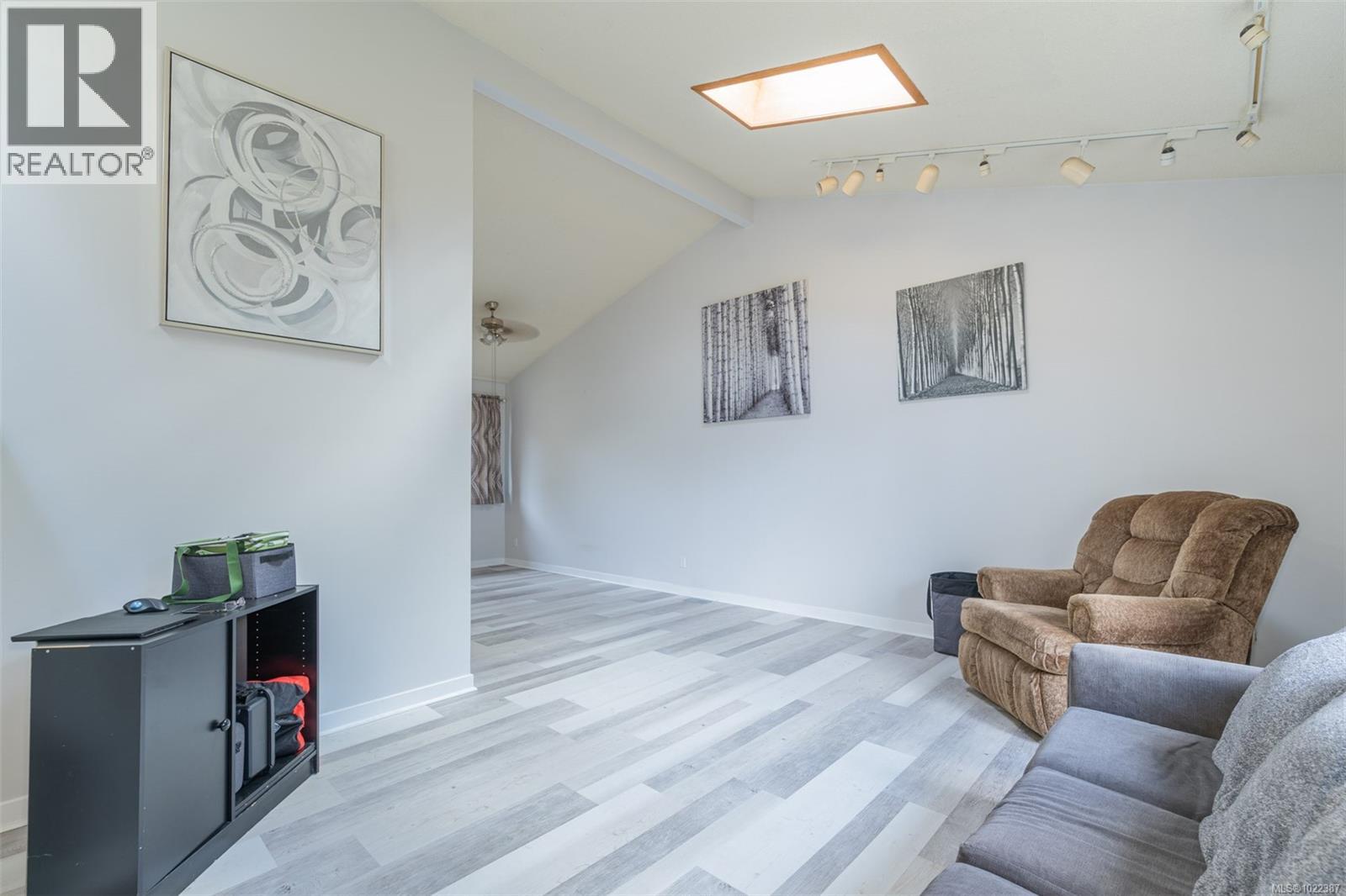 2275 Millstream Rd, Langford