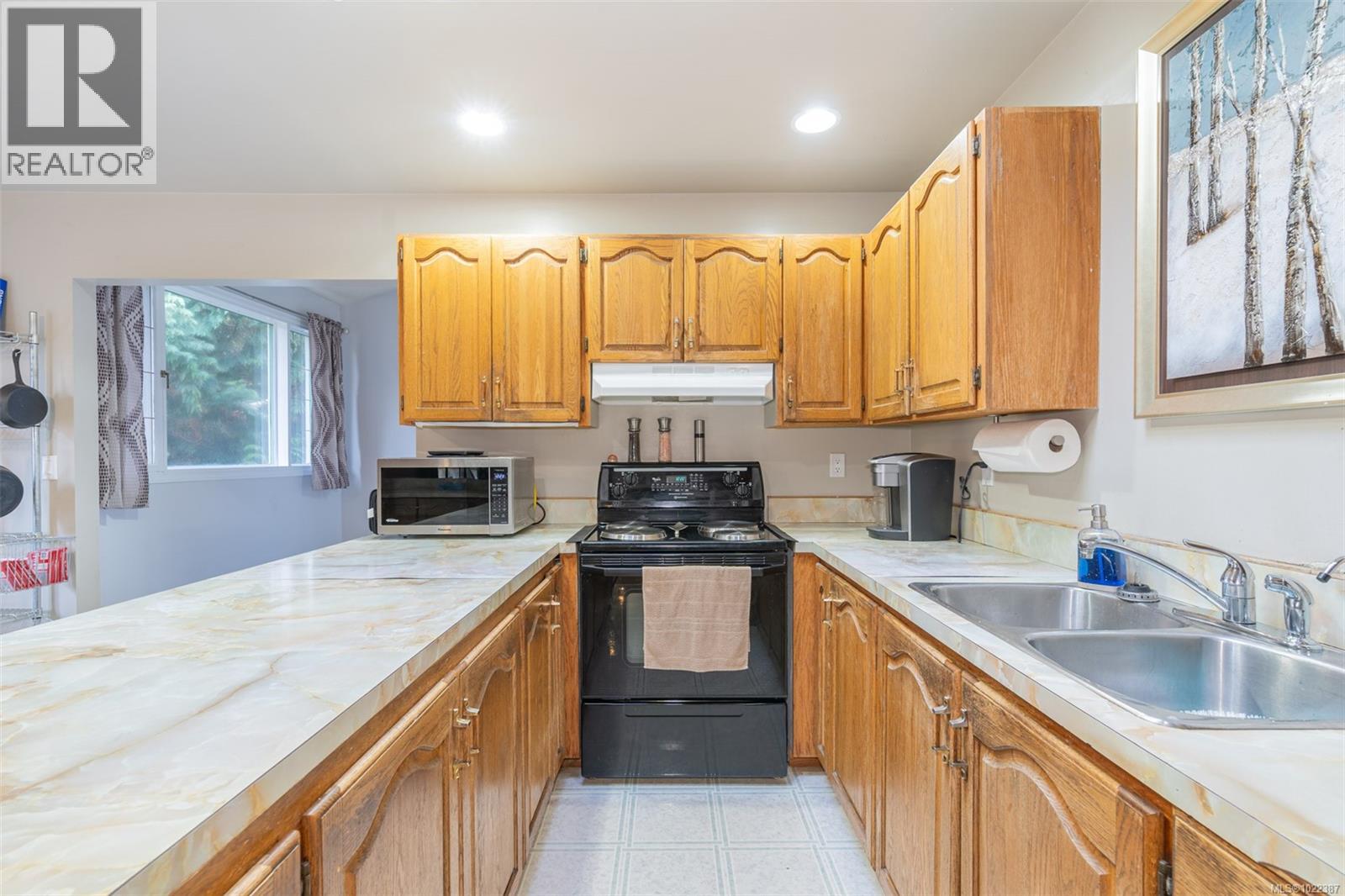 2275 Millstream Rd, Langford