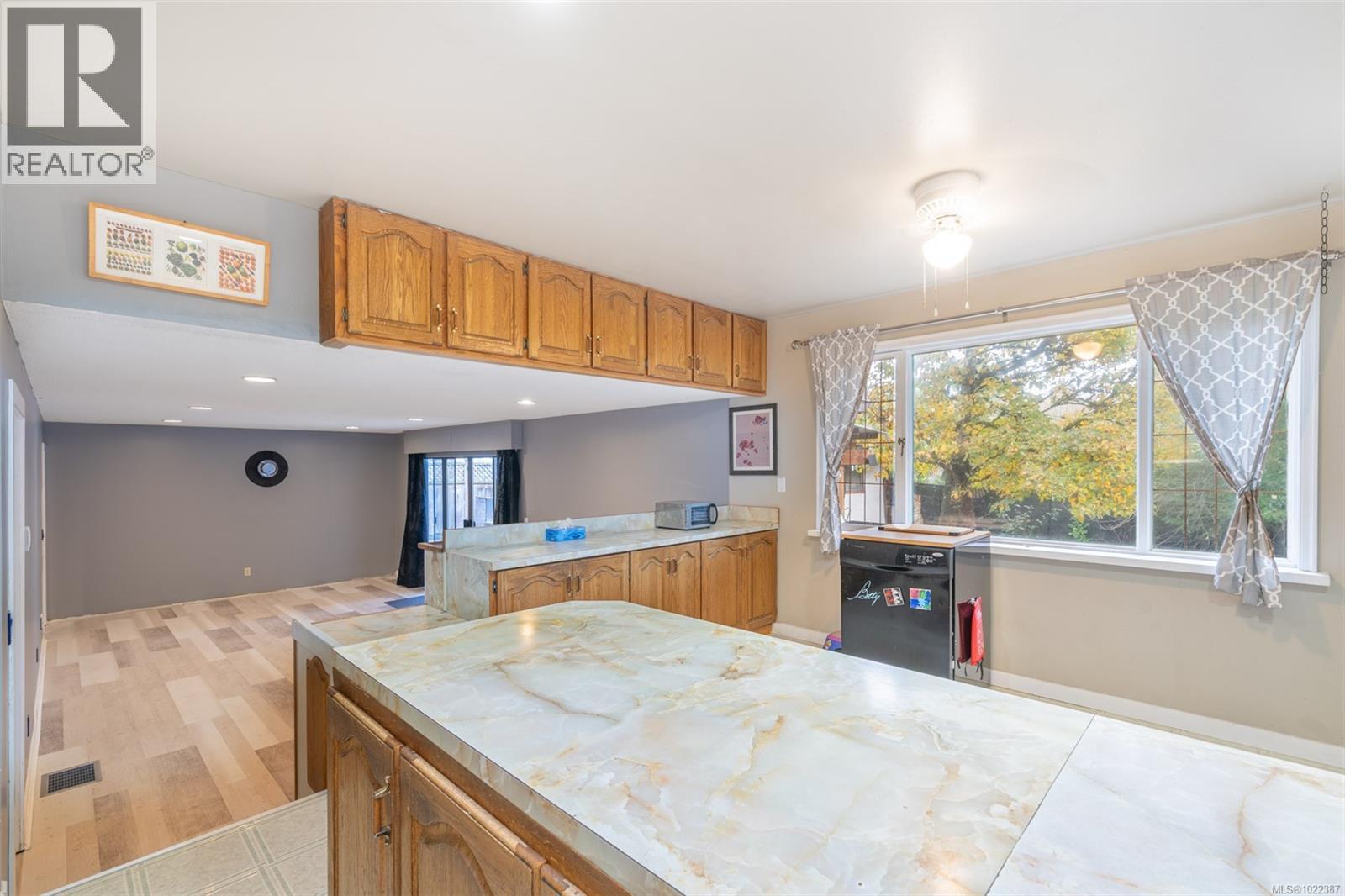 2275 Millstream Rd, Langford