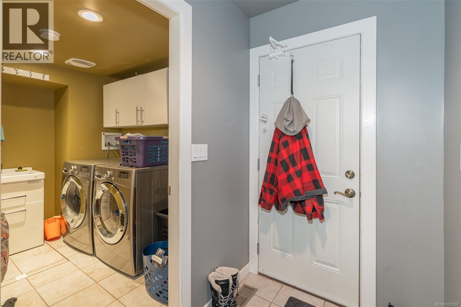 2275 Millstream Rd, Langford