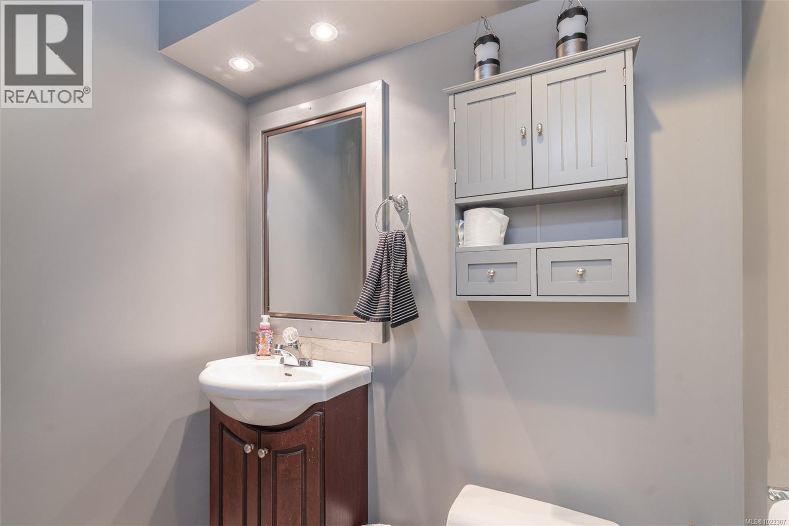 2275 Millstream Rd, Langford