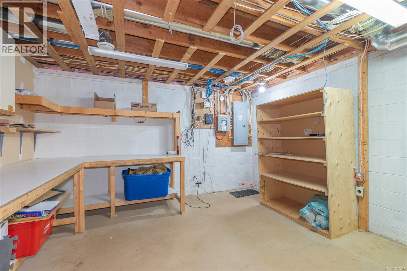 2275 Millstream Rd, Langford