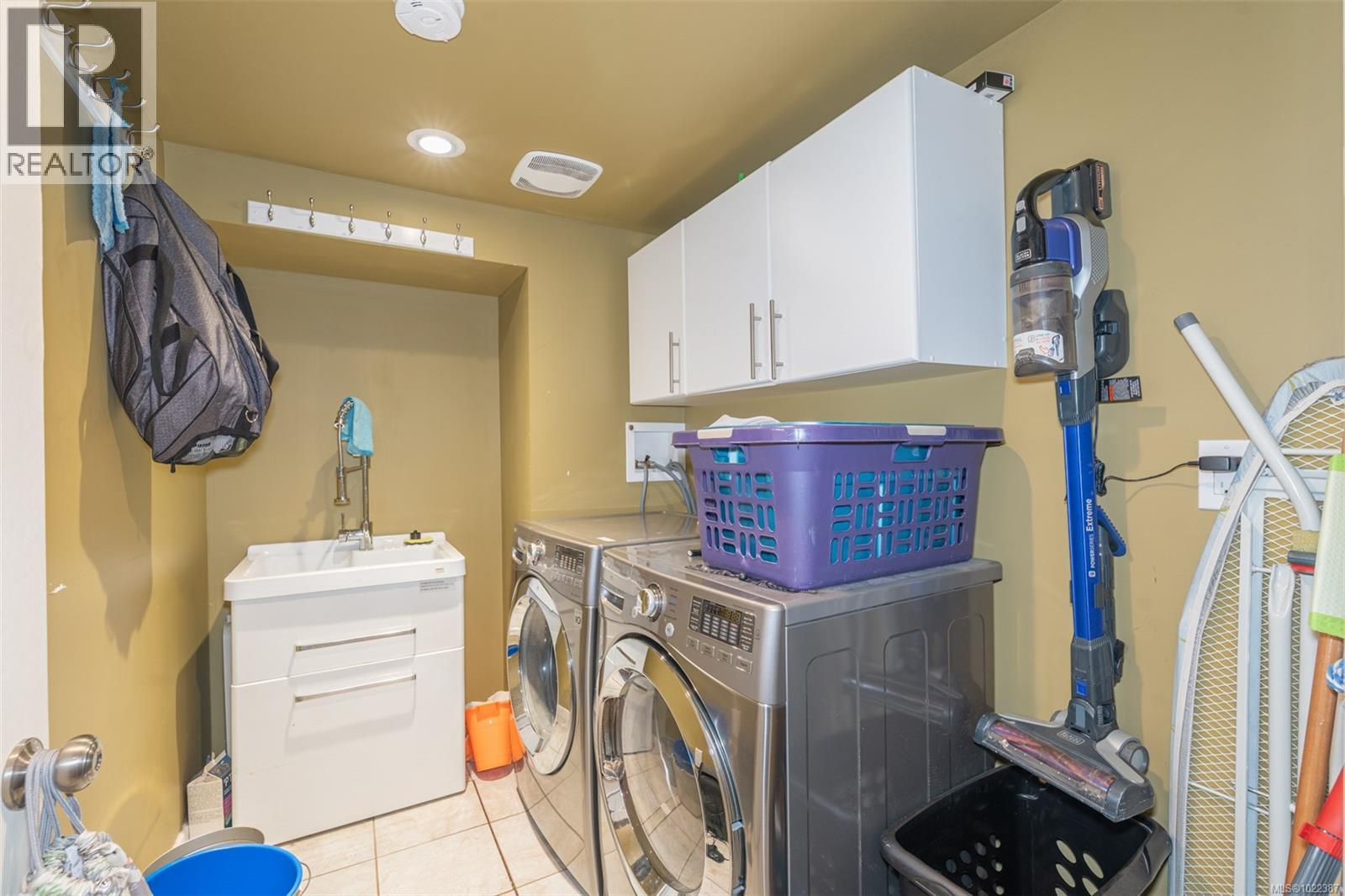 2275 Millstream Rd, Langford