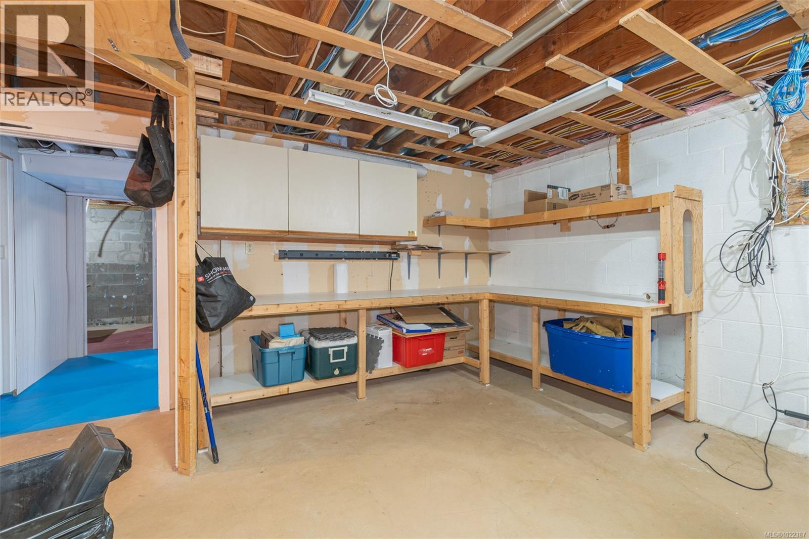 2275 Millstream Rd, Langford