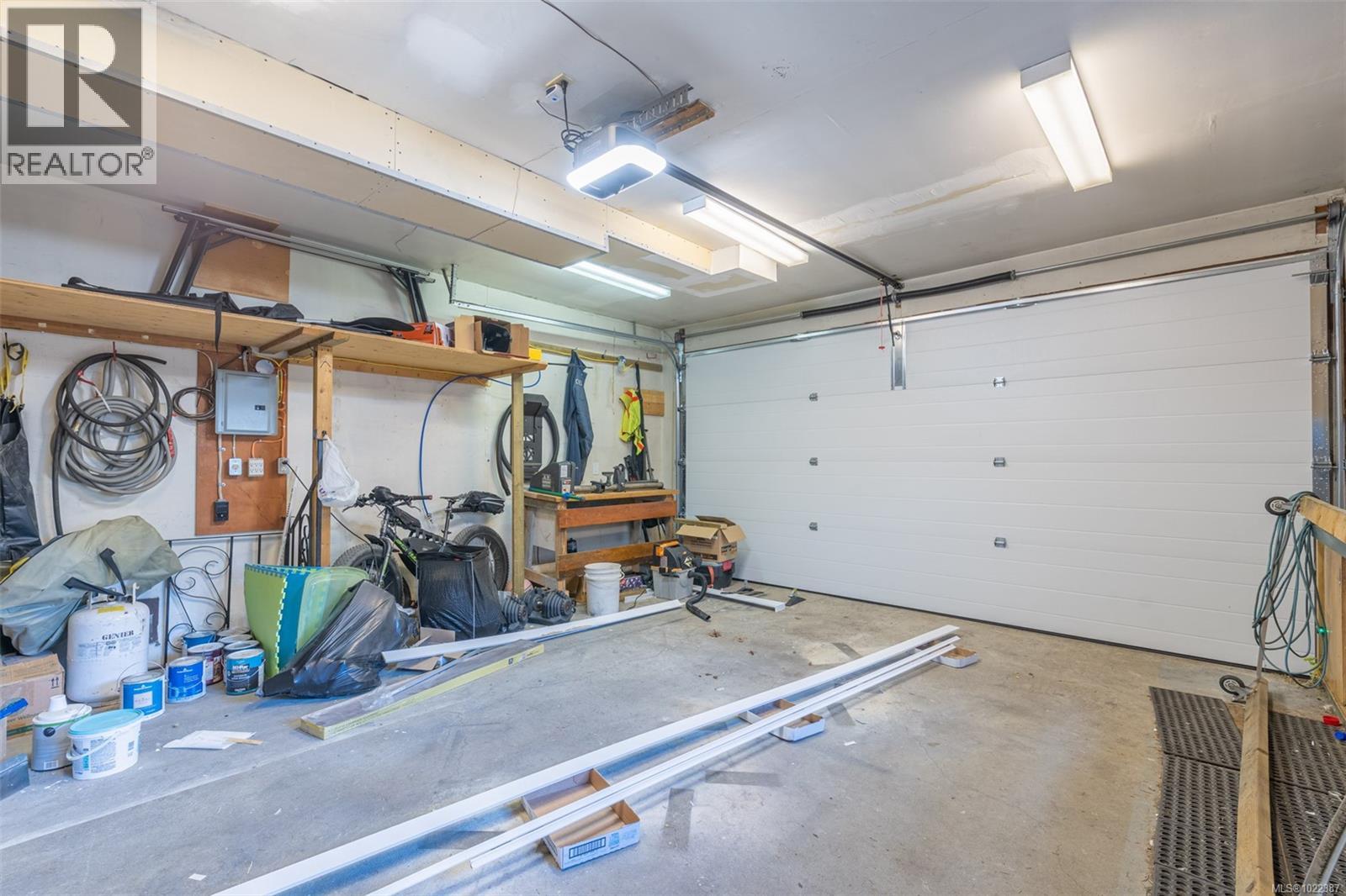 2275 Millstream Rd, Langford