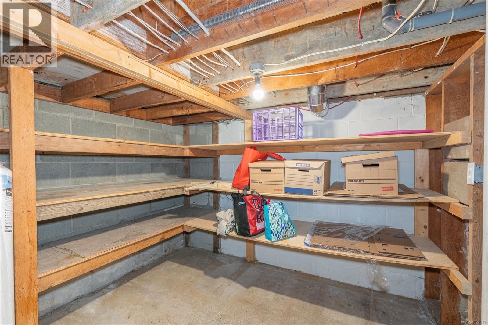 2275 Millstream Rd, Langford