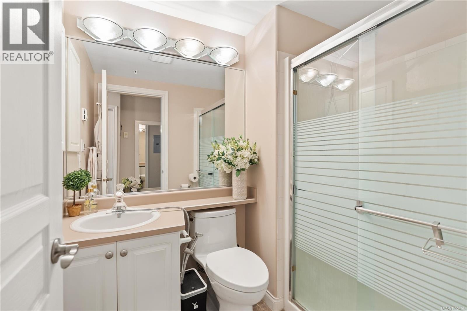 121 405 Quebec St, Victoria