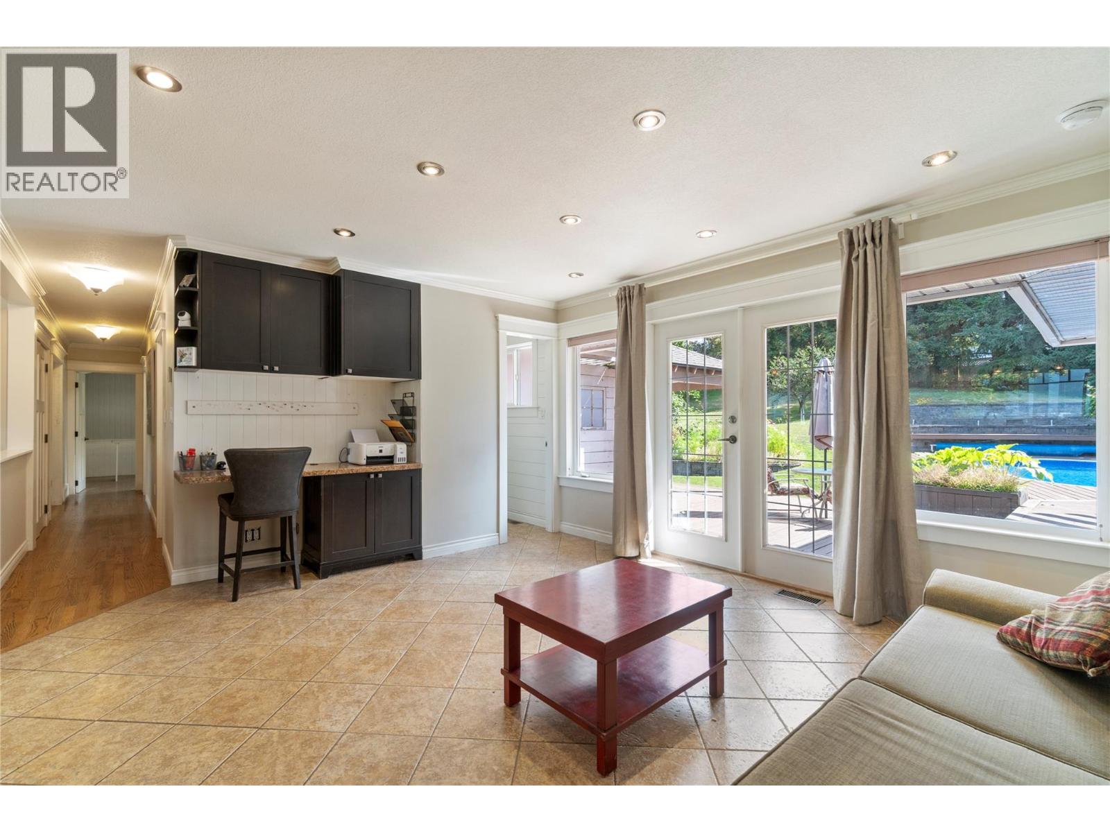  2230 28 Street Northeast, Salmon Arm