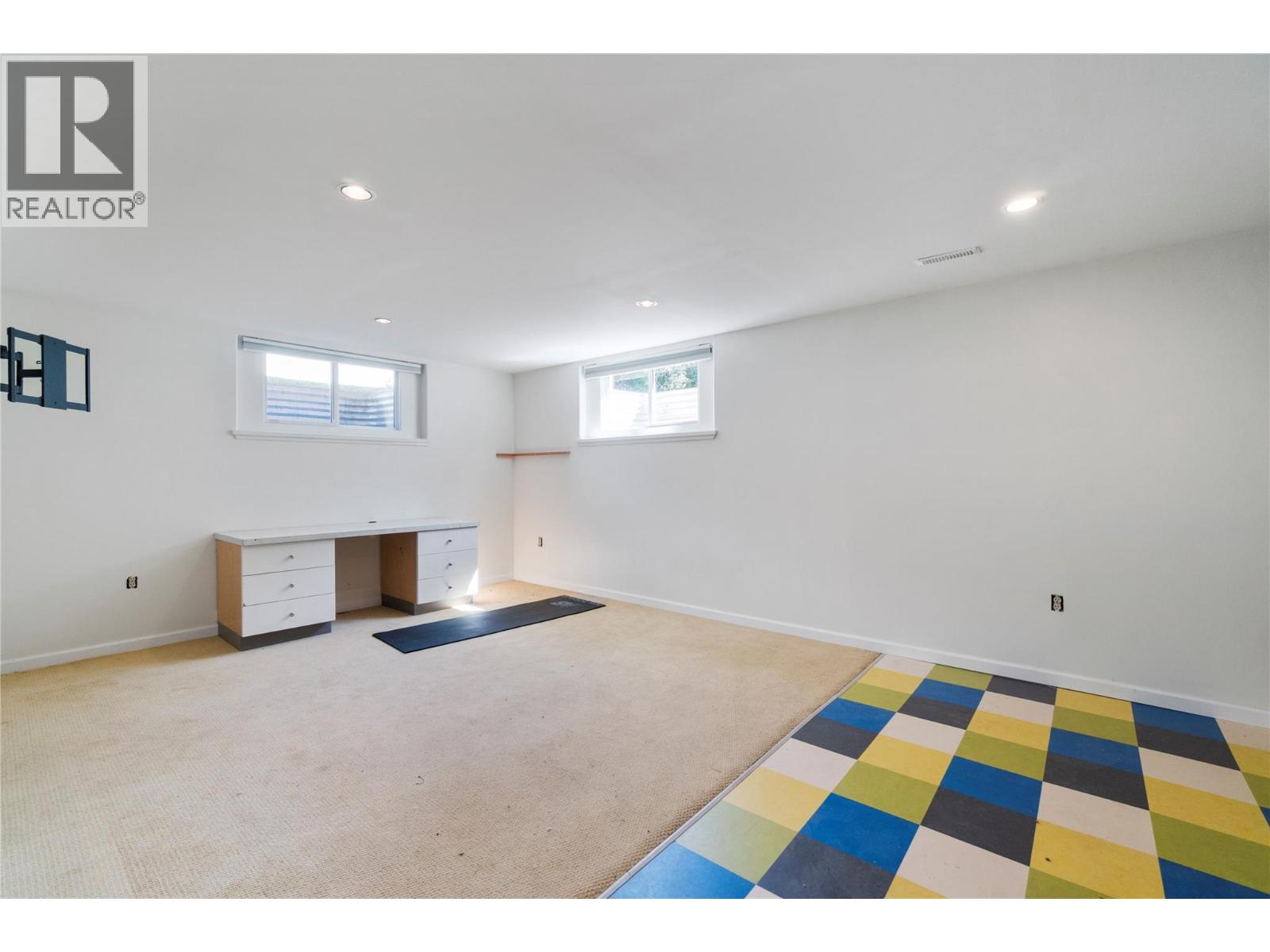  2230 28 Street Northeast, Salmon Arm