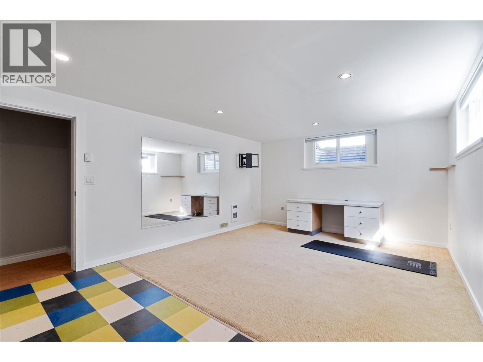  2230 28 Street Northeast, Salmon Arm