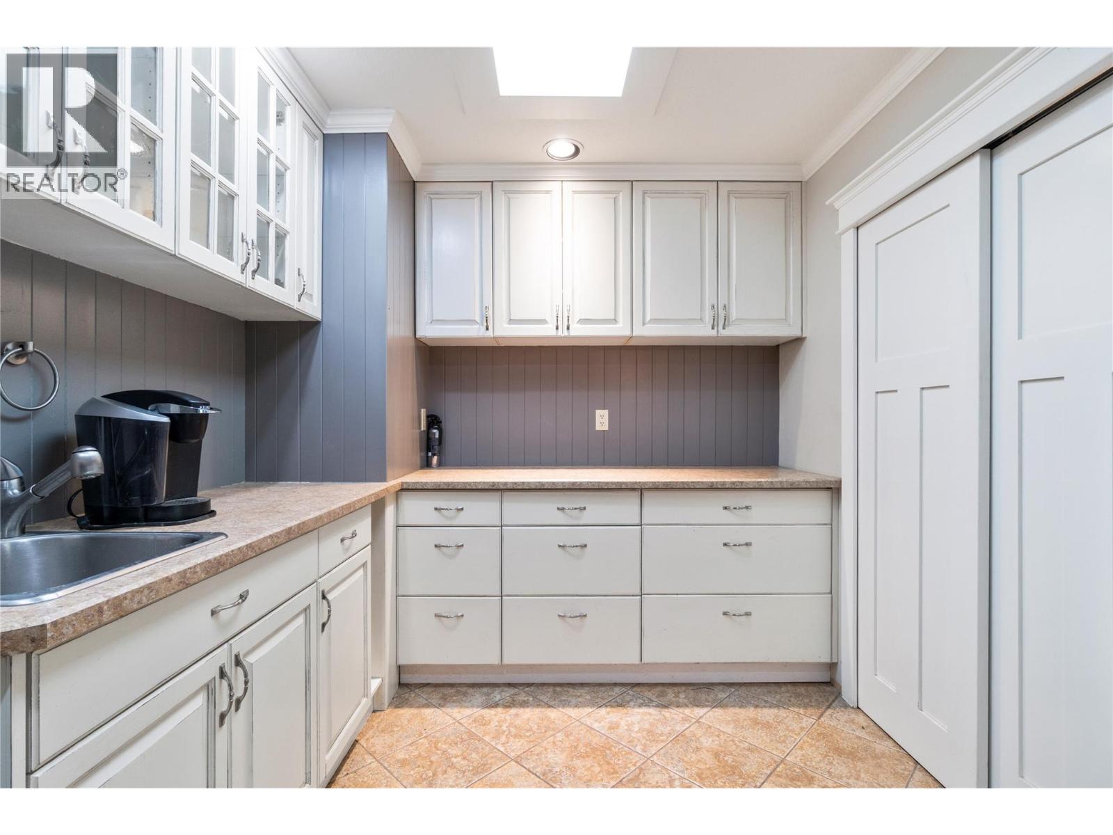  2230 28 Street Northeast, Salmon Arm