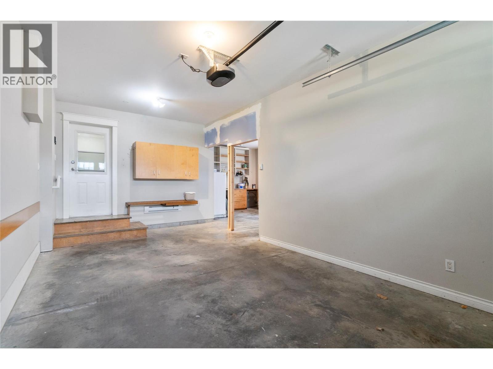  2230 28 Street Northeast, Salmon Arm