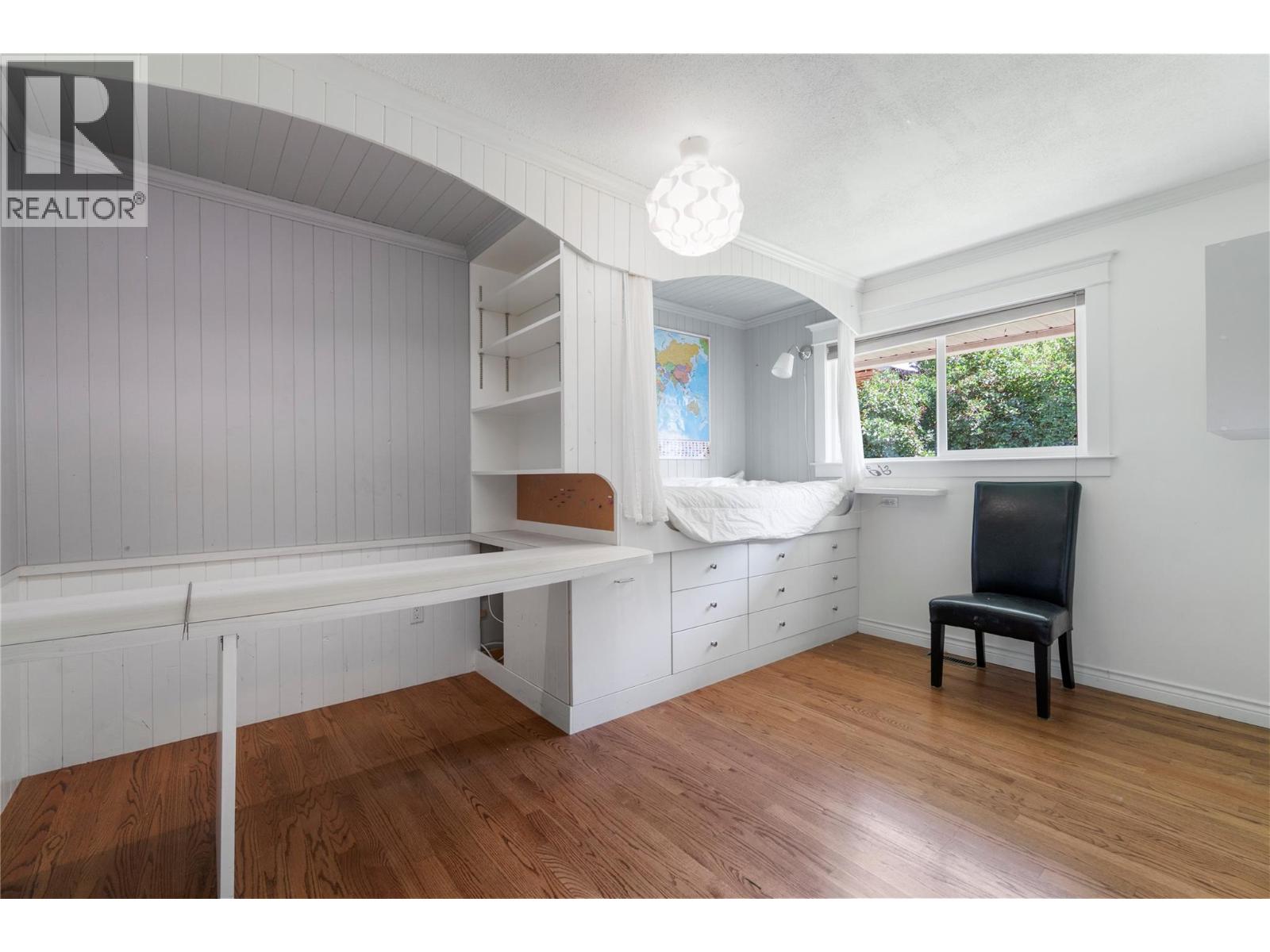  2230 28 Street Northeast, Salmon Arm