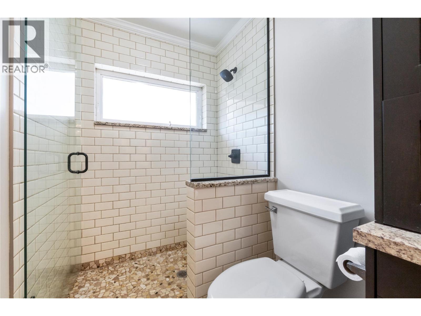  2230 28 Street Northeast, Salmon Arm