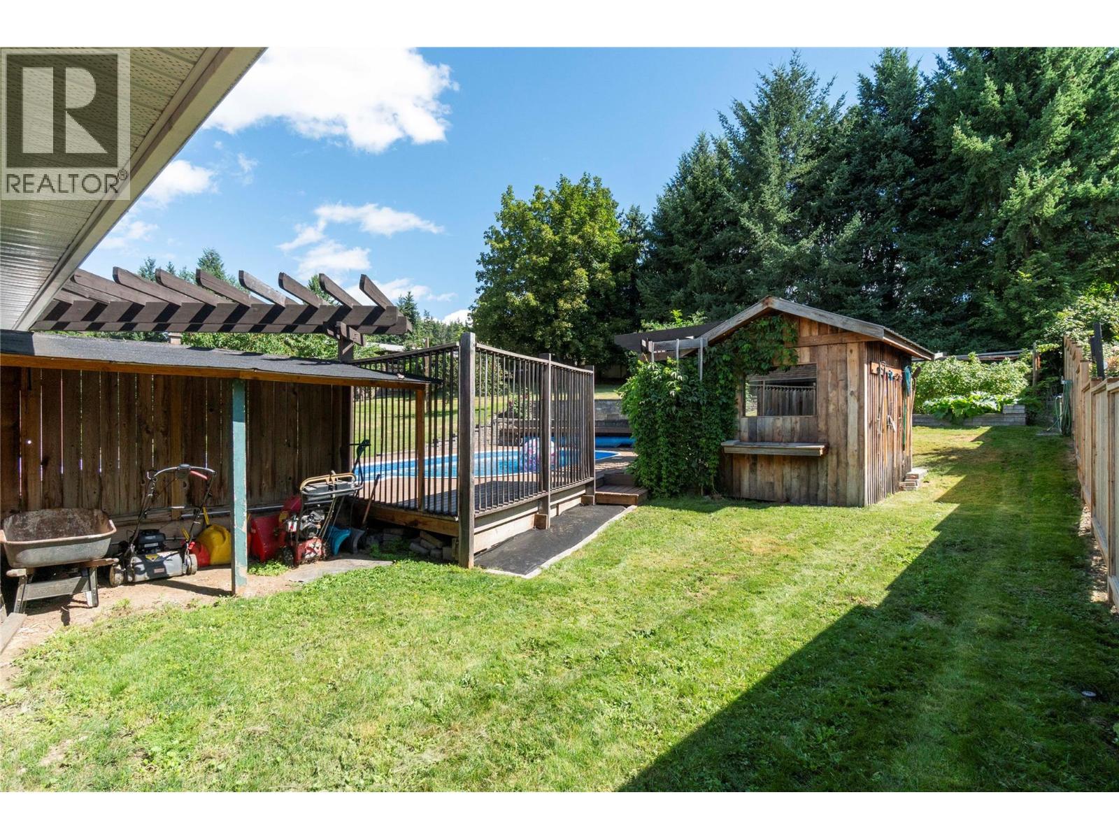  2230 28 Street Northeast, Salmon Arm
