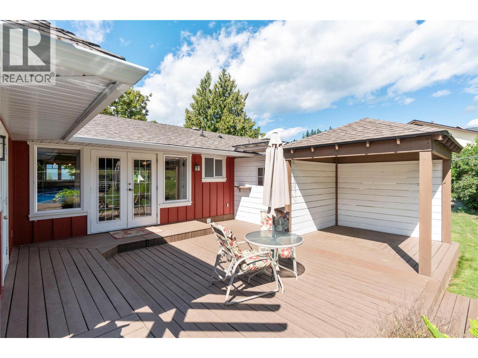  2230 28 Street Northeast, Salmon Arm