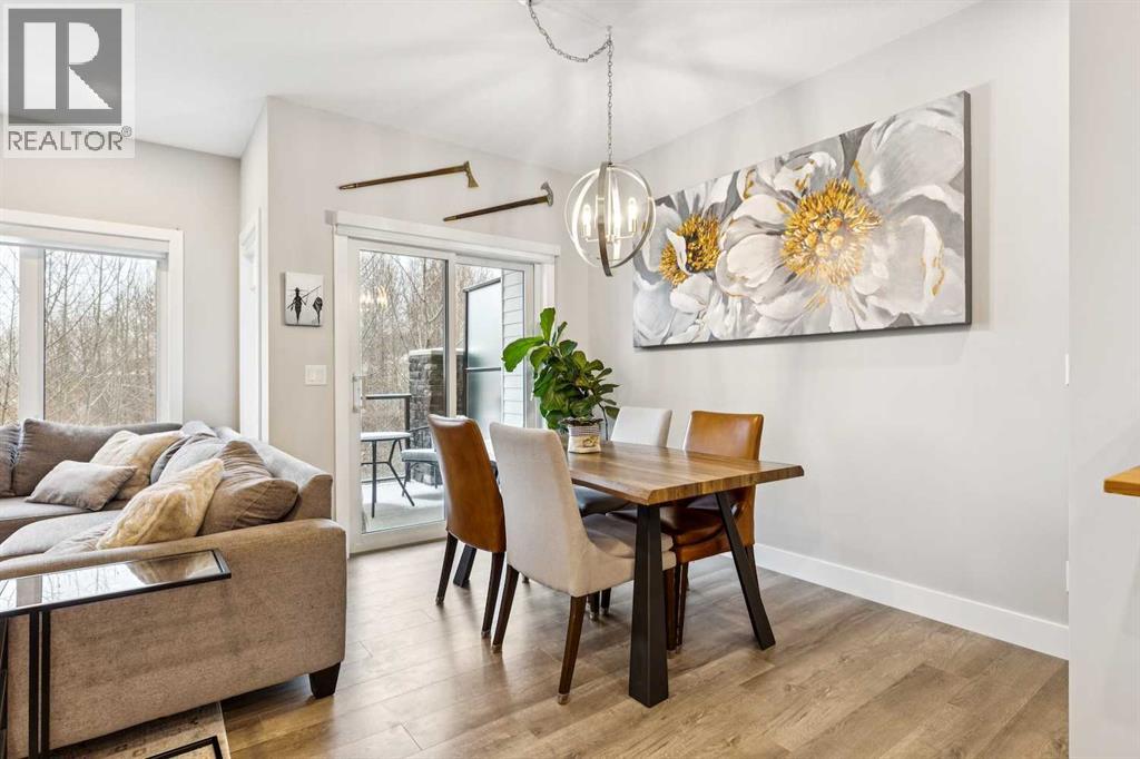 Single Family House for Sale in  Crestridge Common SW Crestmont Calgary 