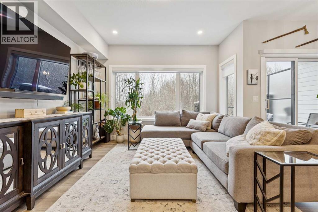 Single Family House for Sale in  Crestridge Common SW Crestmont Calgary 