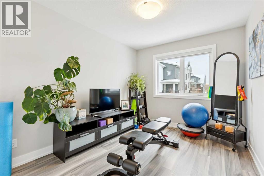 Single Family House for Sale in  Crestridge Common SW Crestmont Calgary 