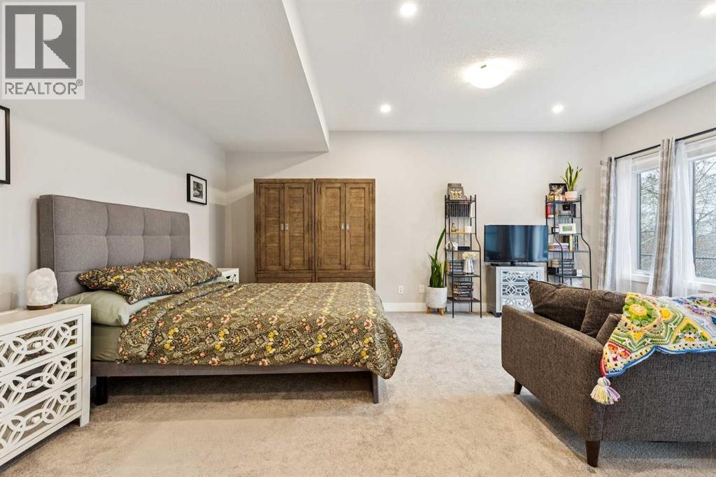 Single Family House for Sale in  Crestridge Common SW Crestmont Calgary 