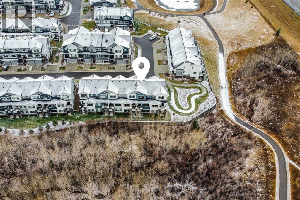 Single Family House for Sale in  Crestridge Common SW Crestmont Calgary 