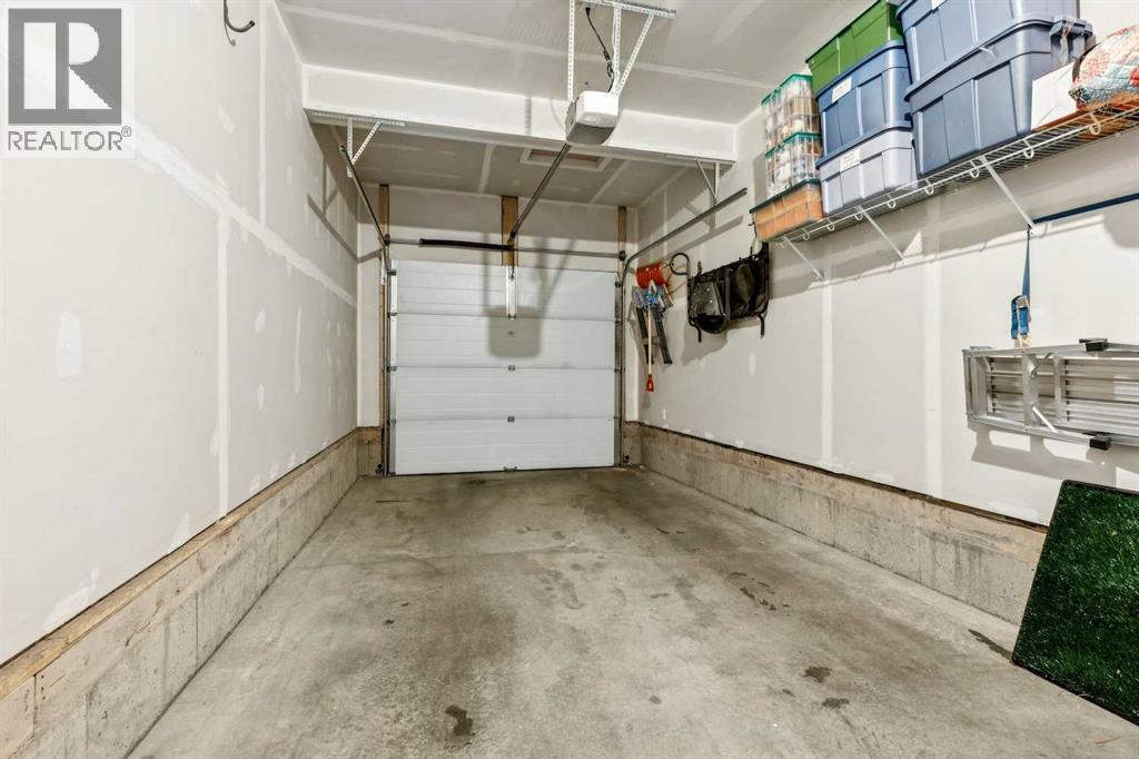 Single Family House for Sale in  Crestridge Common SW Crestmont Calgary 