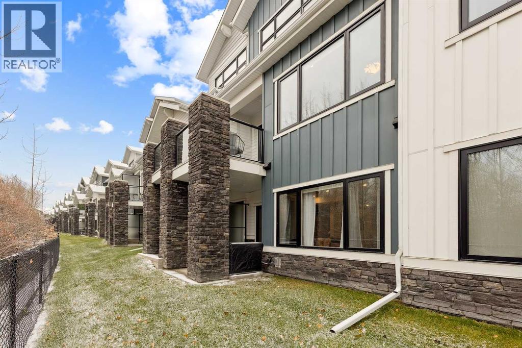 Single Family House for Sale in  Crestridge Common SW Crestmont Calgary 