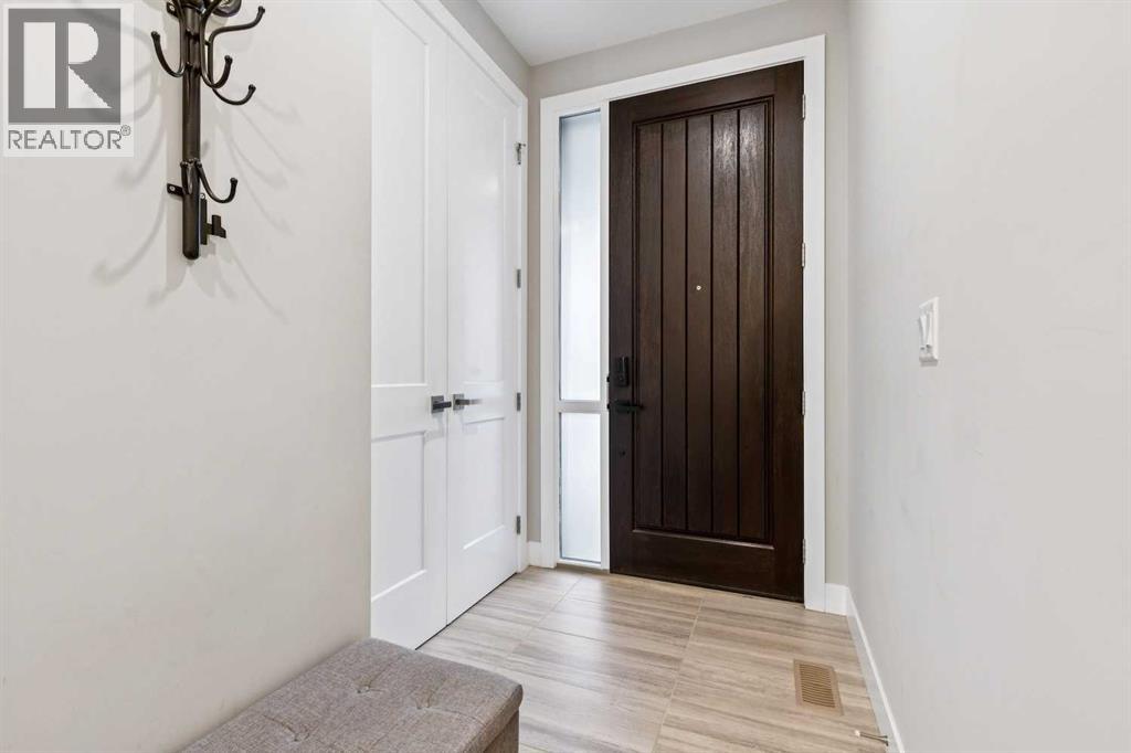 Single Family House for Sale in  Crestridge Common SW Crestmont Calgary 