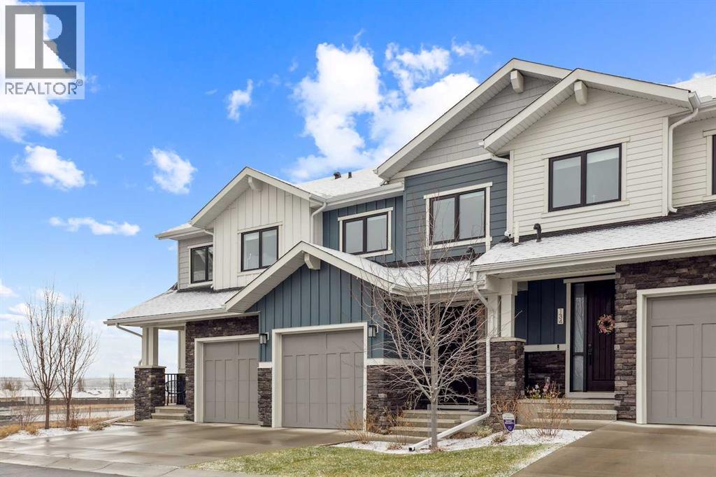 Single Family House for Sale in  Crestridge Common SW Crestmont Calgary 