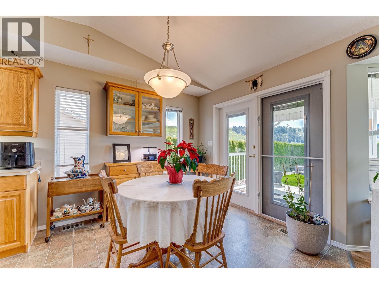 855 8 Avenue, Vernon