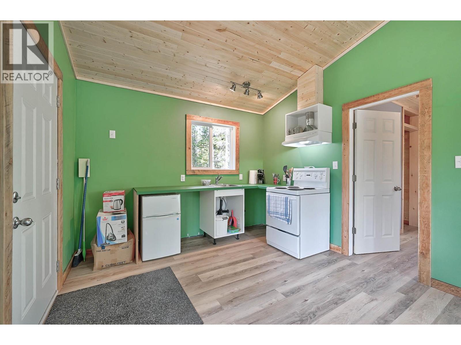 644 GROUSE CREEK Road - 9