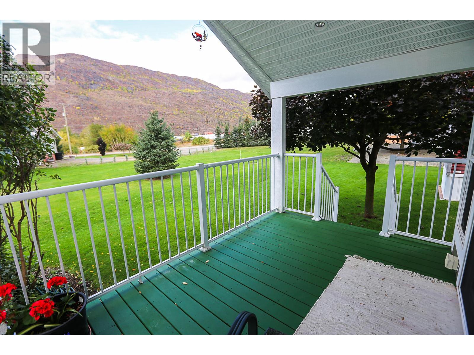 #2 3700 LOUIS CREEK ROAD - 18