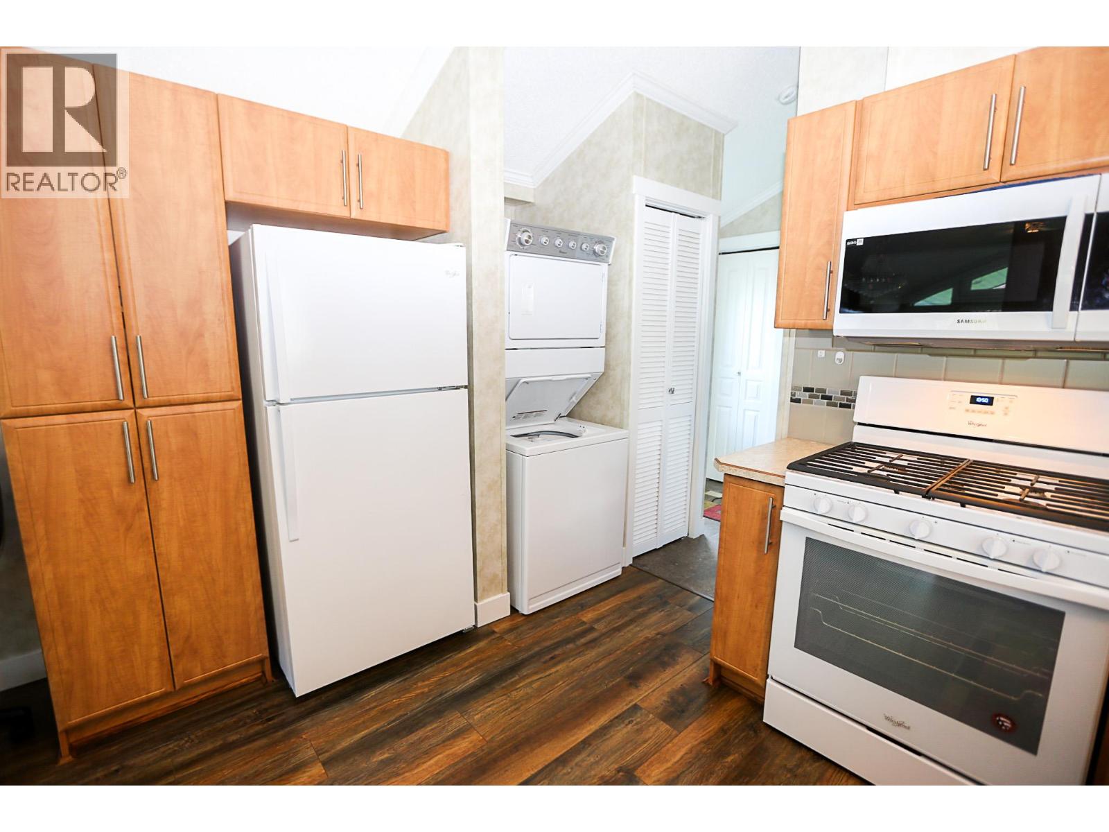 #2 3700 LOUIS CREEK ROAD - 7