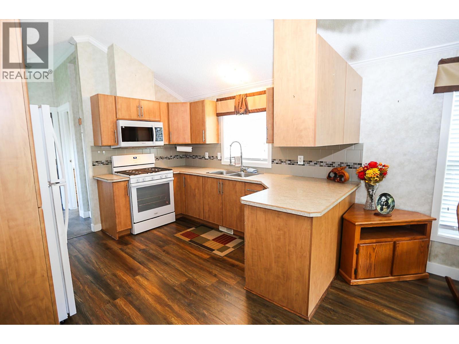 #2 3700 LOUIS CREEK ROAD - 5