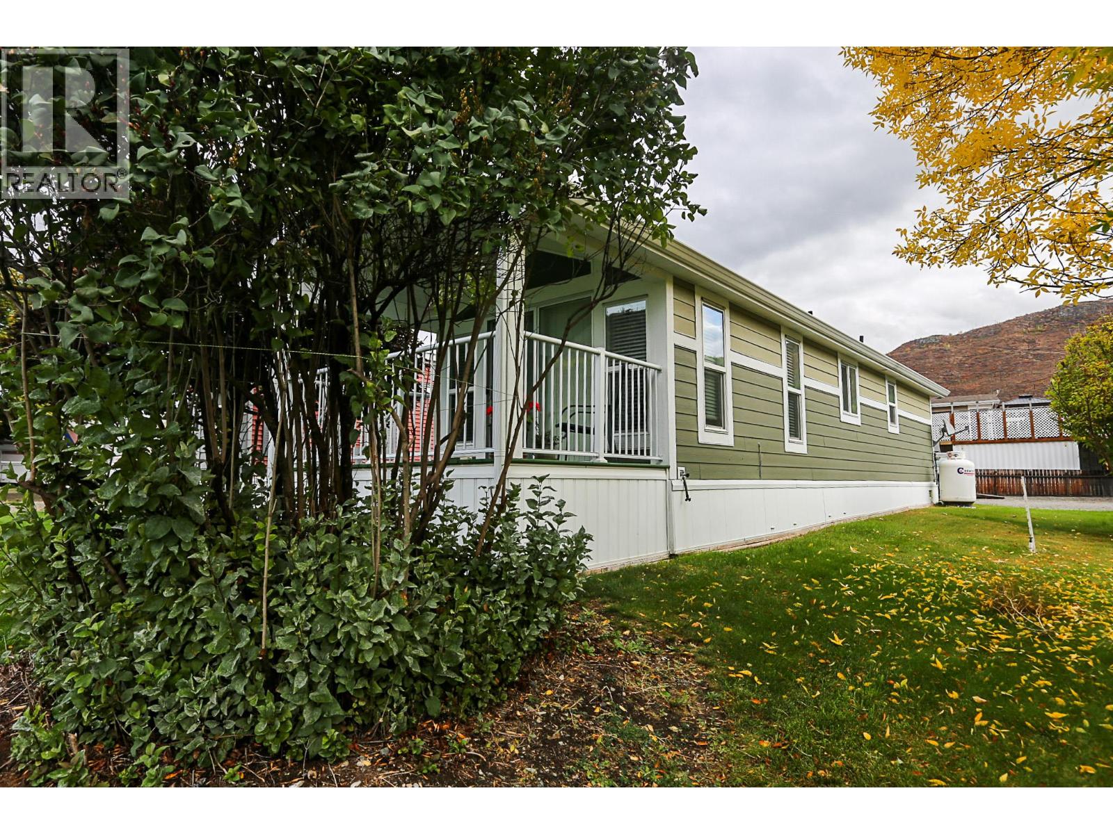 #2 3700 LOUIS CREEK ROAD - 21