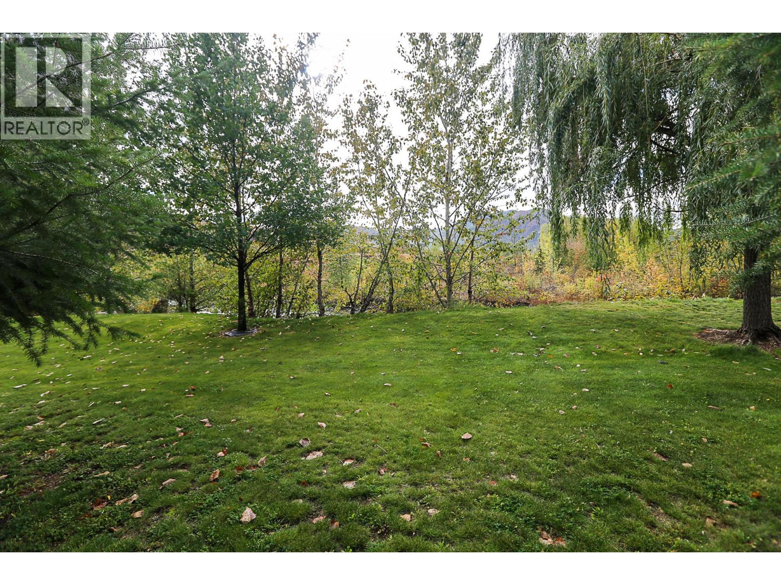 #2 3700 LOUIS CREEK ROAD - 27