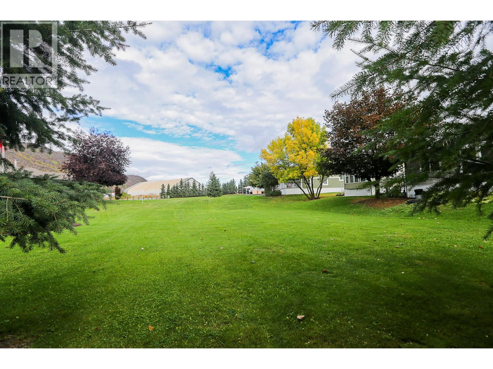 #2 3700 LOUIS CREEK ROAD - 26