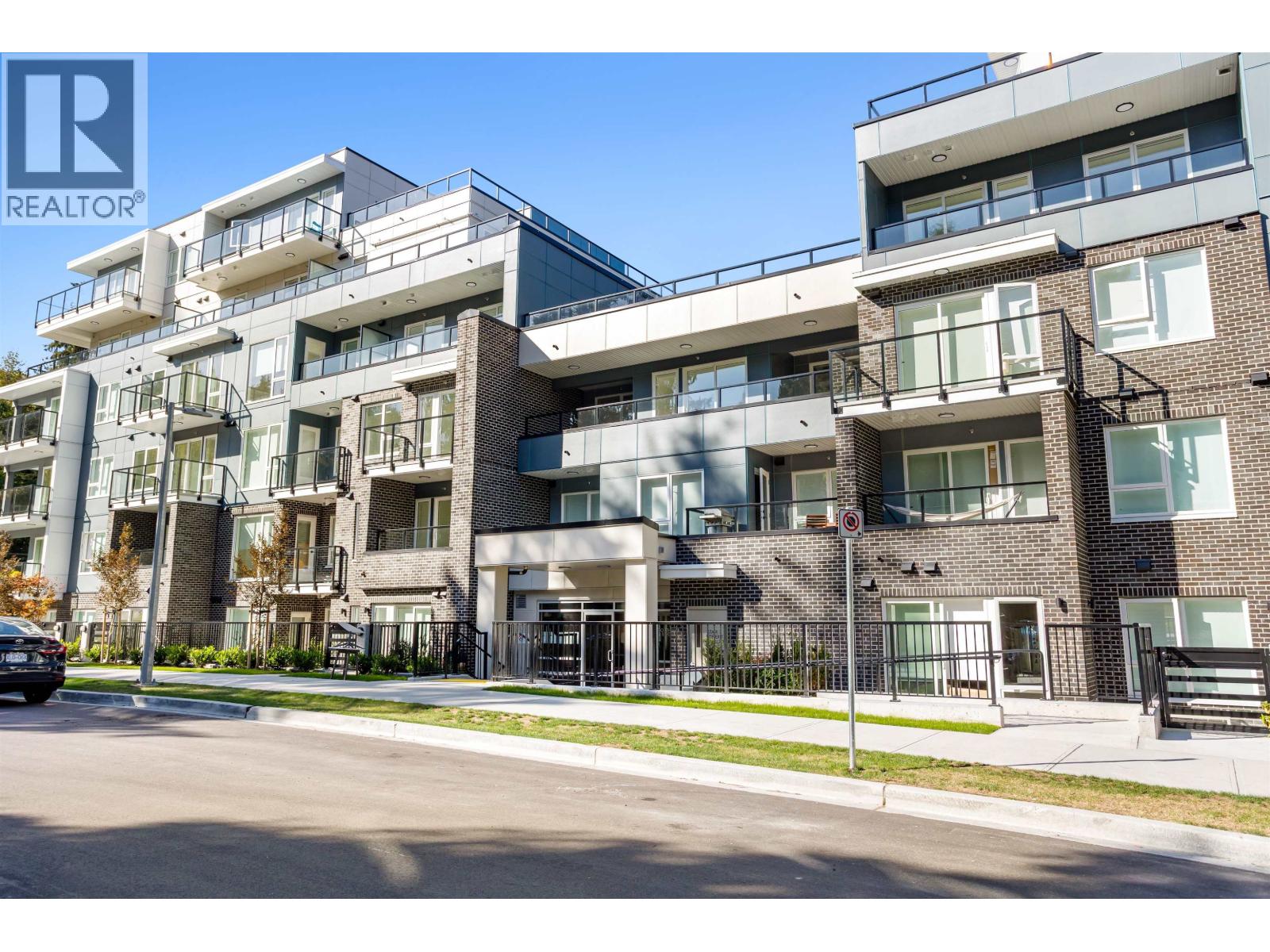 601 1100 CLARKE ROAD, Port Moody